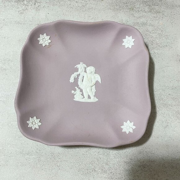 Vintage Wedgwood Lilac Jasperware Seasons Cherub 4" Square Trinket Dish England - Picture 1 of 5